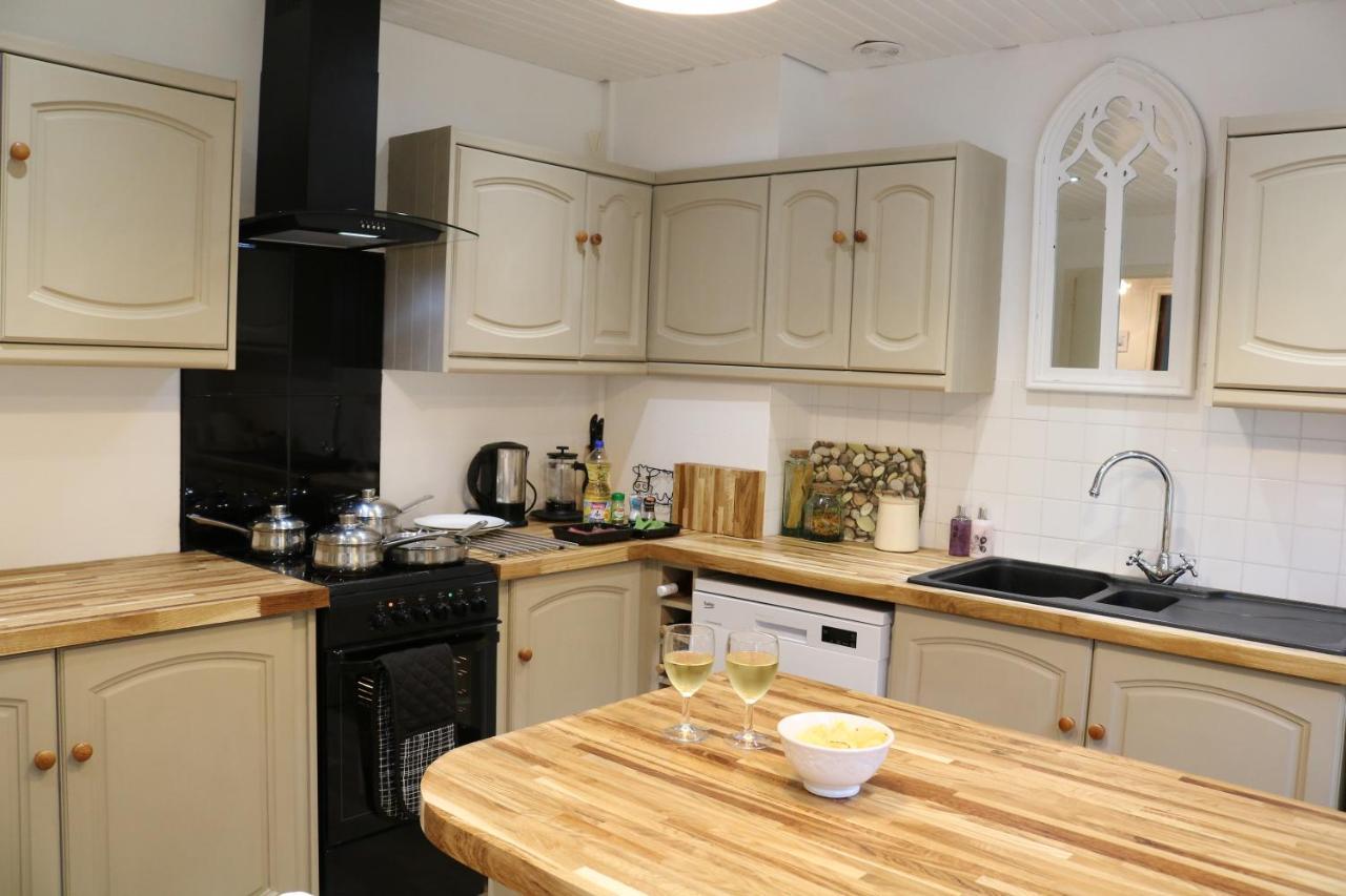 Fontaine Blanche River View, Large Patio & Garden In Central Brittany With Starlink Wifi Treffrin المظهر الخارجي الصورة
