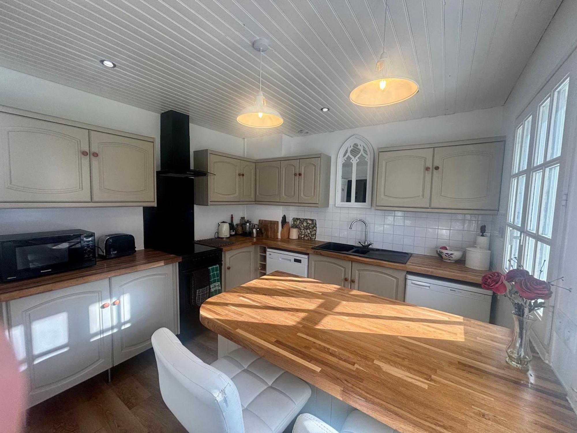 Fontaine Blanche River View, Large Patio & Garden In Central Brittany With Starlink Wifi Treffrin المظهر الخارجي الصورة